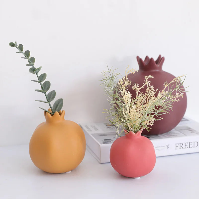 Creative Cute Pomegranate Vases Ceramic Decorative Fruit Ornaments Small Tabletop Vase Filler Modern Home Living Room Decoration