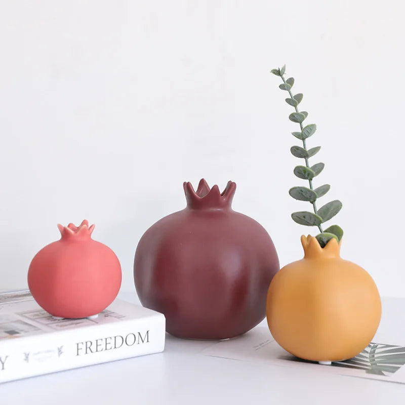 Creative Cute Pomegranate Vases Ceramic Decorative Fruit Ornaments Small Tabletop Vase Filler Modern Home Living Room Decoration