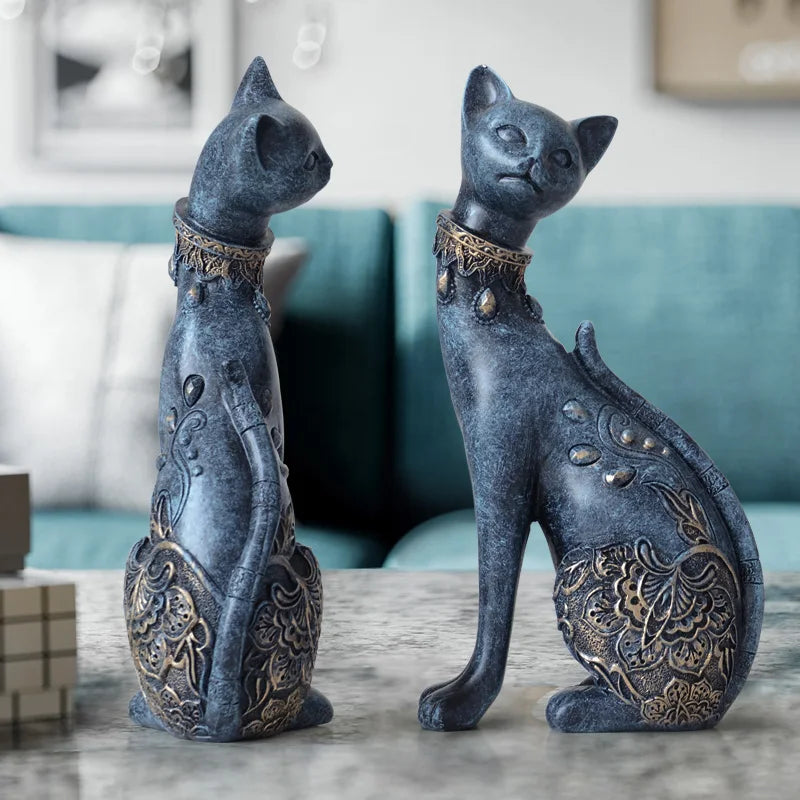 European Cute Resin Cat Figurines Home Decoration Creative Wedding Gift Crafts Animal Statues Home Room Table Sculptures Decor