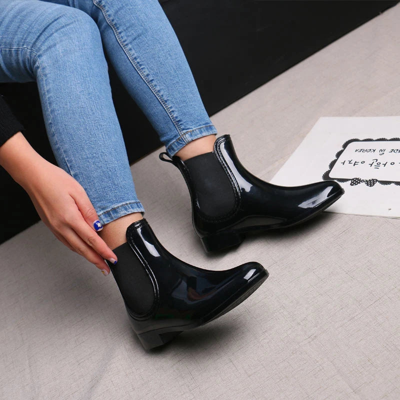 Woman Rain Boots 2019 Spring Autumn Waterproof Ankle Boot For Women Shoes Low Heel Rain Boots Non-Slip Ladies Shoes Plus Size 43