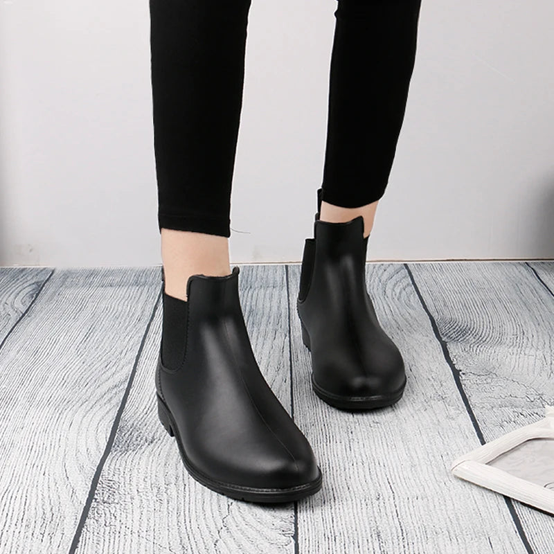 Woman Rain Boots 2019 Spring Autumn Waterproof Ankle Boot For Women Shoes Low Heel Rain Boots Non-Slip Ladies Shoes Plus Size 43