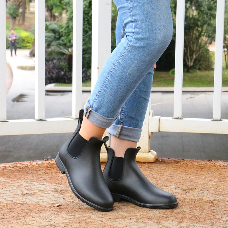 Woman Rain Boots 2019 Spring Autumn Waterproof Ankle Boot For Women Shoes Low Heel Rain Boots Non-Slip Ladies Shoes Plus Size 43