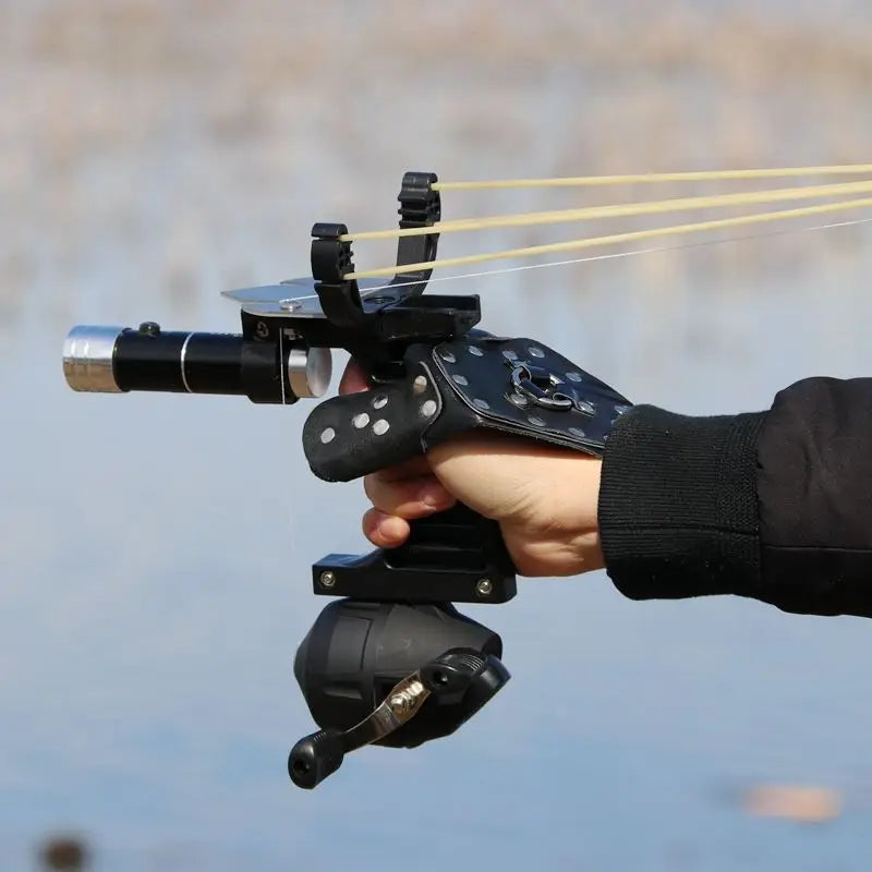 New Fishing Set Slingshot Hunting Catapult Suit Outdoor Shooting Fishing Reel + Darts Protective Gloves Flashlight Tools