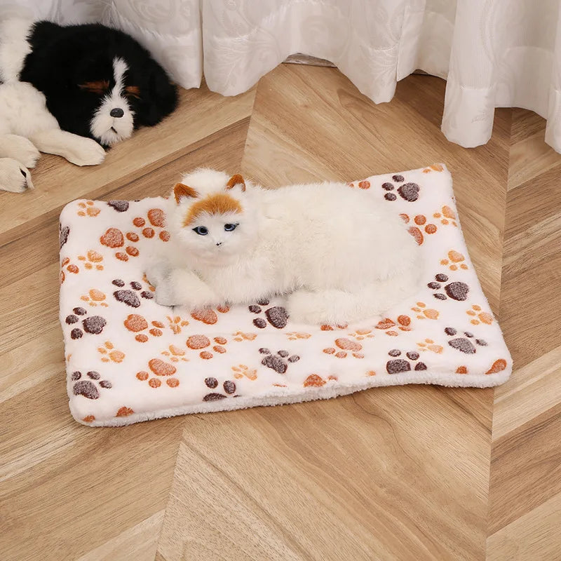 Soft Flannel Pet Blanket Pad Thickened Pet Fleece Bed Mat For Puppy Dog Cat Sofa Cushion Keep Warm Cats Sleeping Cover Home Rug