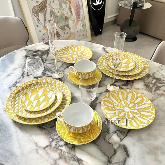 European Bone China Dinnerware Personality Plate Geometric Creative Home Steak Plate Plate Sun Flower Series Gift 4-piece Set