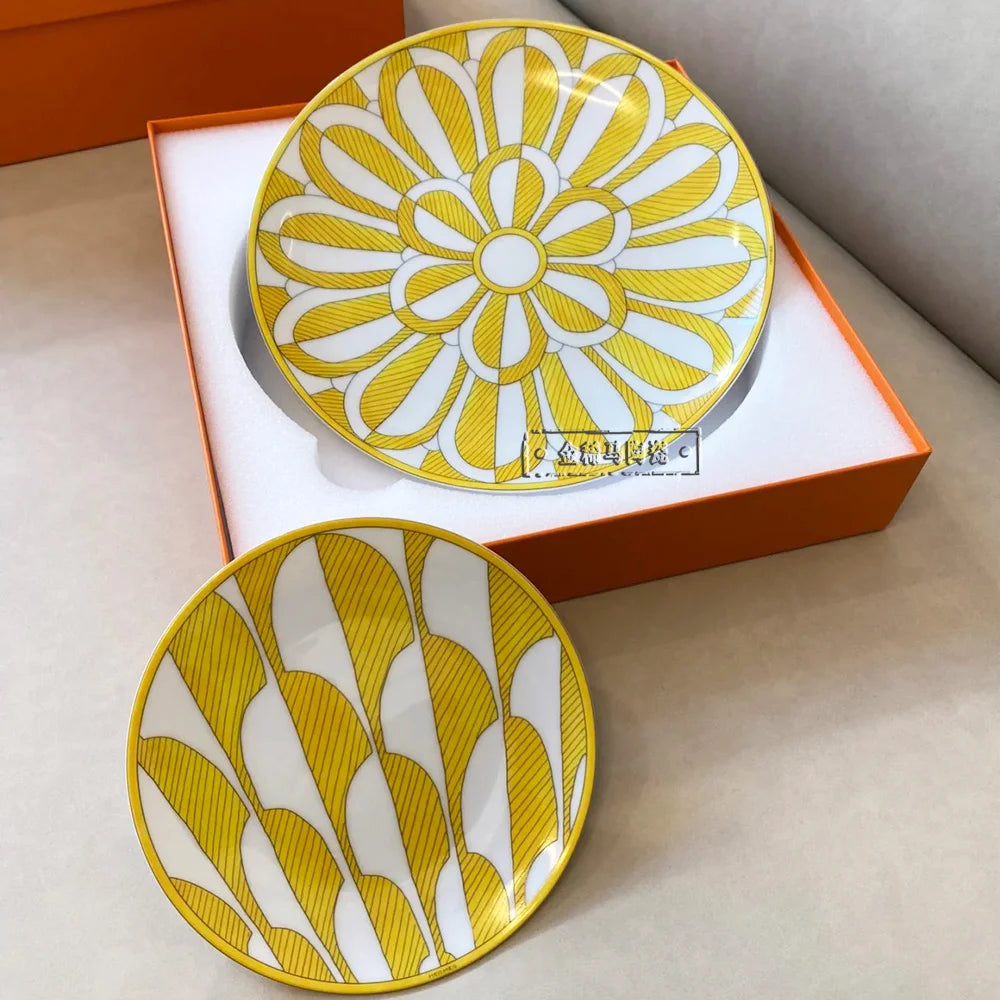 European Bone China Dinnerware Personality Plate Geometric Creative Home Steak Plate Plate Sun Flower Series Gift 4-piece Set