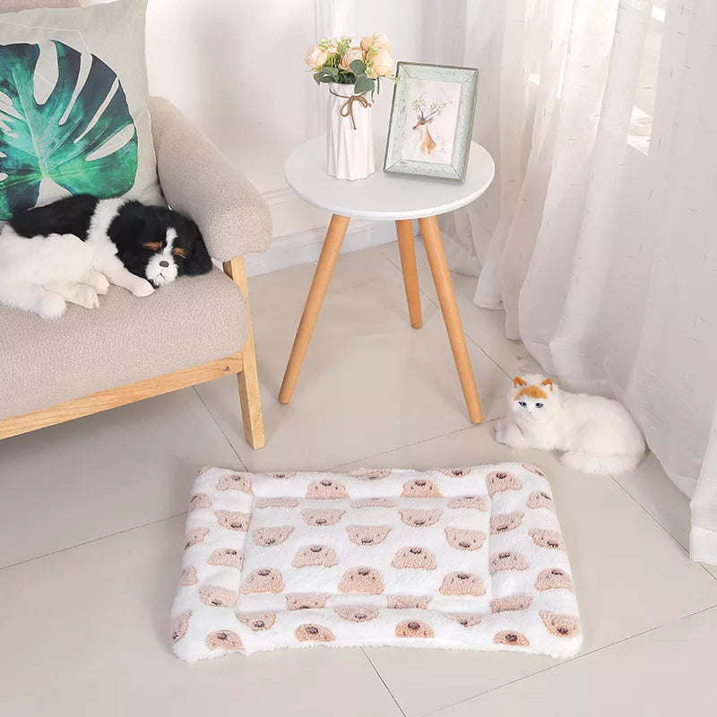 Soft Flannel Pet Blanket Pad Thickened Pet Fleece Bed Mat For Puppy Dog Cat Sofa Cushion Keep Warm Cats Sleeping Cover Home Rug