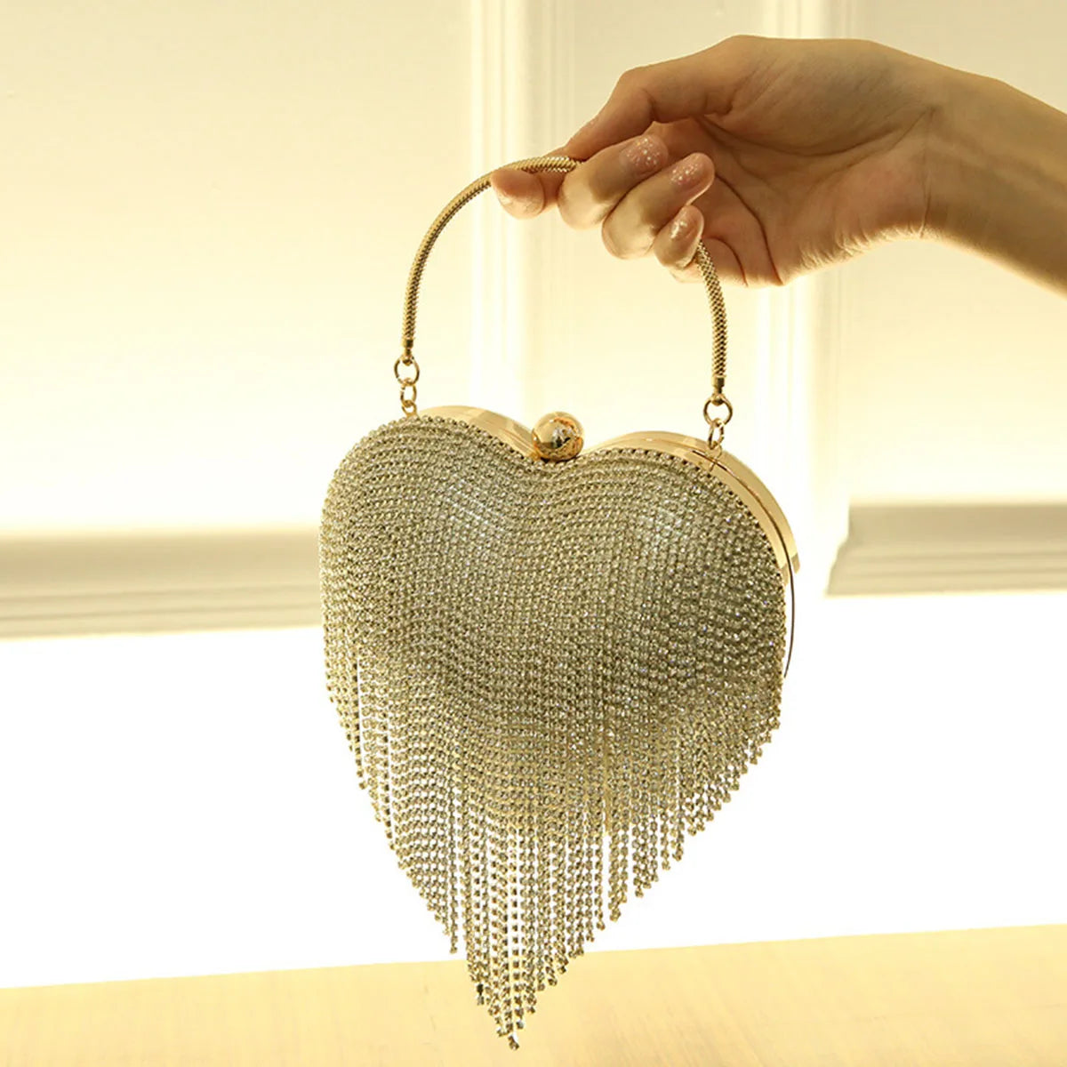 Women's Luxury Bag Famous Brand Metal Heart Shape With Handle Fashion Elegant Tassels Hasp Party Wedding Casual Handbags Purses